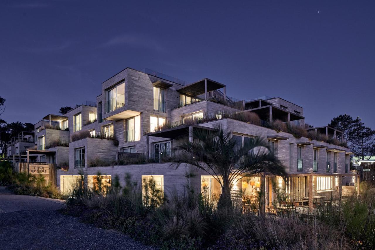 Casagrande Hotel & Beach Club José Ignacio Zewnętrze zdjęcie The hotel at night